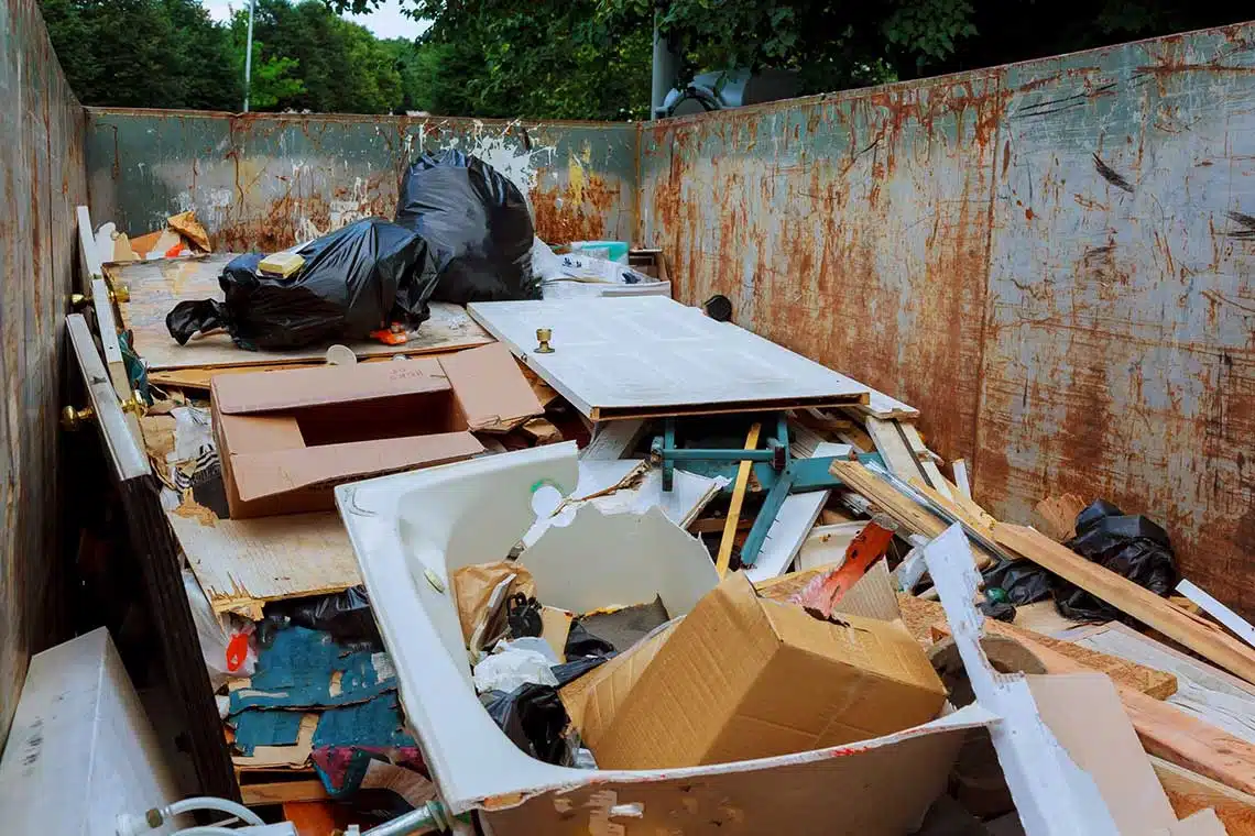 3 Benefits Of Renting A Roll-Off Dumpster