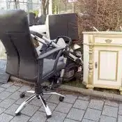 3 Ways To Properly Dispose Of Furniture