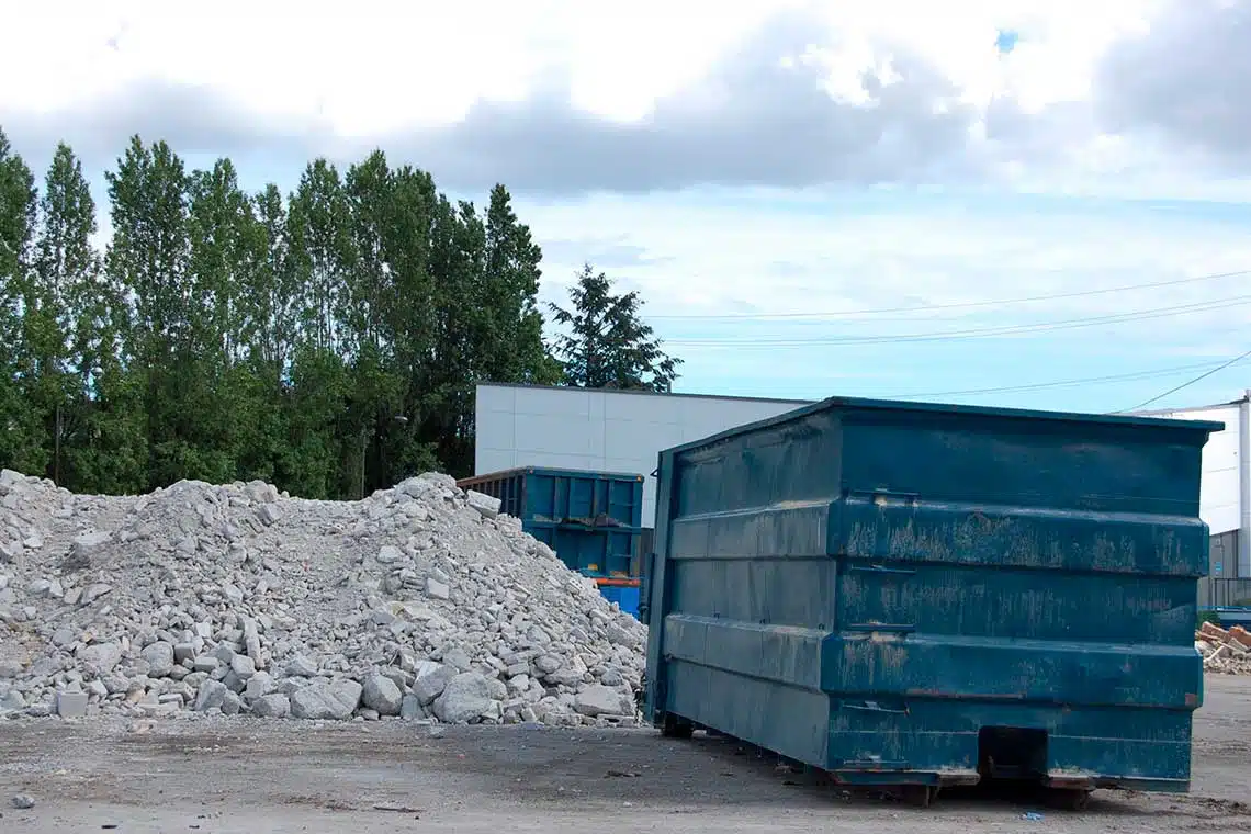 What’s The Difference Between A Regular Dumpster And A Roll Off Dumpster